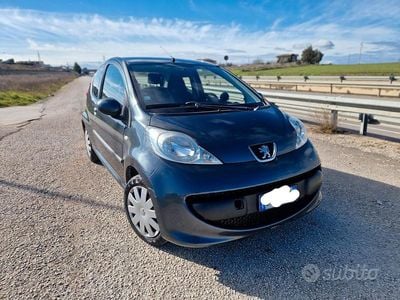 Usata Peugeot 107 68 CV (50 kW) 2006 Grigio Utilitaria