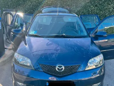 Usata Mazda 2 68 CV (50 kW) 2005 Bluazzurro Utilitaria