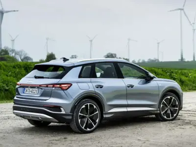 Nuova Audi Q4 e-tron Business 88 kW (121 CV) 2026 Argento SUV