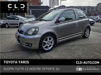 Usata Toyota Yaris Sport 106 CV (77 kW) 2002 Grigio Utilitaria