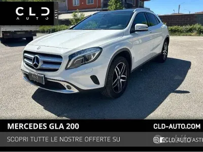 Usado Mercedes GLA200 Premium 136 CV (100 kW) 2016 Blanco SUV