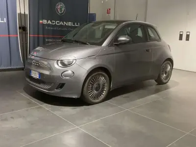 Usata Fiat 500e Icon 86 kW (118 CV) 2021 Grigio Berlina