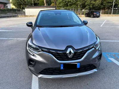 Usata Renault Captur Intens 92 CV (67 kW) 2021 Grigio SUV