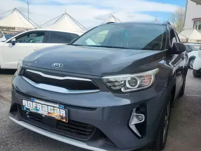 Usata Kia Stonic Style 100 CV (73 kW) 2021 Grigio SUV