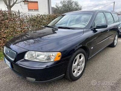 Usata Volvo V70 Momentum 163 CV (119 kW) 2005 Blu Station wagon