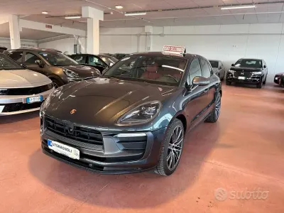 Usata Porsche Macan T 265 CV (194 kW) 2023 Grigio SUV