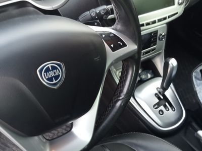 Usata Lancia Delta 103 CV (75 kW) 2011 Bianco Utilitaria