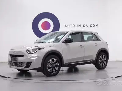 Usata Fiat 600 101 CV (74 kW) 2025 Beige SUV