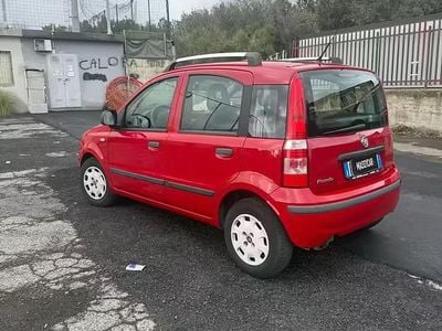 Usata Fiat Panda Lounge 69 CV (50 kW) 2012 Rosso Utilitaria