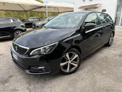 Usata Peugeot 308 Active 99 CV (72 kW) 2018 Nero Station wagon
