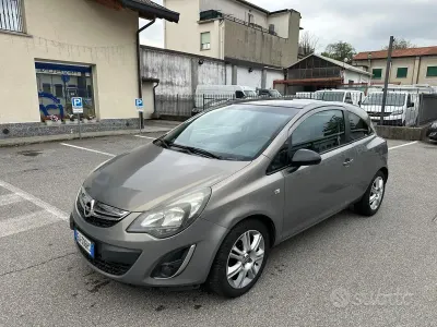 Usata Opel Corsa Edition 86 CV (63 kW) 2014 Grigio Utilitaria