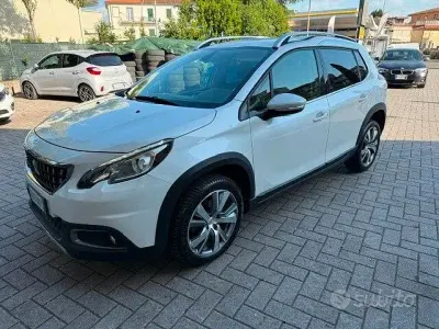 Begagnad Peugeot 2008 Allure 120 HK (88 kW) 2018 Vit SUV