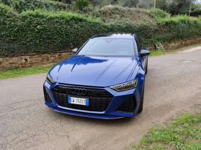 Usata Audi RS6 Performance 630 CV (463 kW) 2024 Blu Station wagon