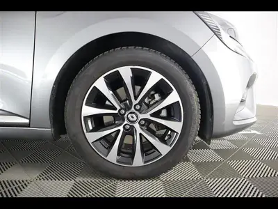 Usata Renault Clio Intens 140 CV (102 kW) 2023 Grigio scuro Utilitaria