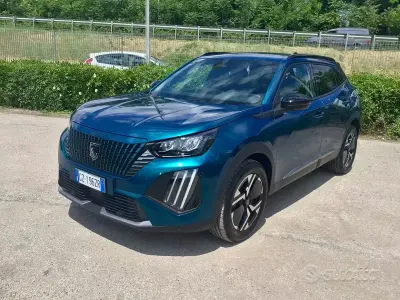 Usata Peugeot 2008 Allure 102 CV (75 kW) 2025 Blu SUV