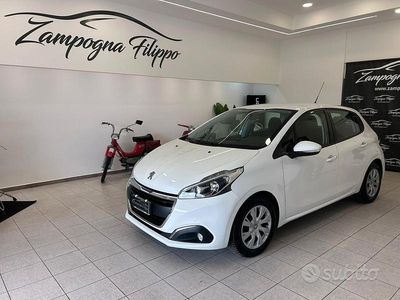 Usata Peugeot 208 Allure 75 CV (55 kW) 2018 Bianco Utilitaria