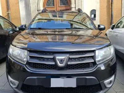Usata Dacia Sandero Stepway 90 CV (66 kW) 2016 Berlina