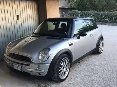 Usata Mini ONE 90 CV (66 kW) 2002 Utilitaria