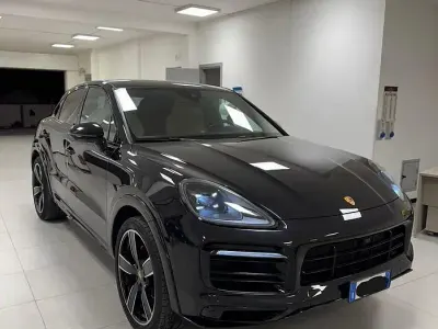 Usata Porsche Cayenne Platinum Edition 340 CV (250 kW) 2022 Nero SUV
