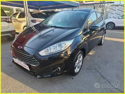 Usata Ford Fiesta Titanium 75 CV (55 kW) 2016 Nero Utilitaria