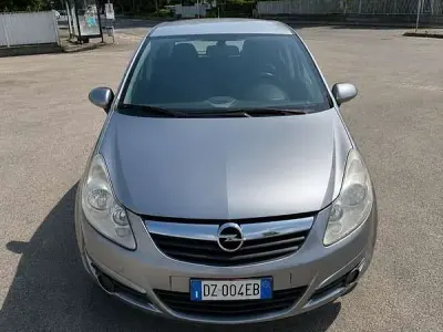 Usata Opel Corsa Cosmo 80 CV (58 kW) 2009 Utilitaria