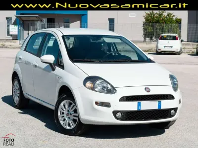Usata Fiat Punto Easy 77 CV (56 kW) 2013 Bianco Utilitaria