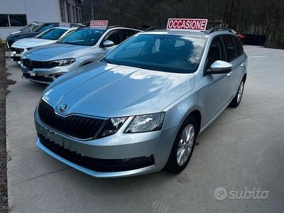 Usata Skoda Octavia Executive 116 CV (85 kW) 2017 Argento Station wagon