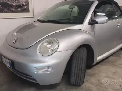 Usado VW New Beetle 101 CV (74 kW) 2004 Gris Utilitario