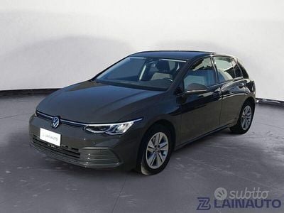 Usata VW Golf VIII Life 110 CV (80 kW) 2022 Grigio Berlina