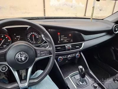 Occasion Alfa Romeo Giulia 180 ch (132 kW) 2017 Gris Berline