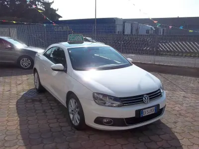 Begagnad VW Eos 122 HK (89 kW) 2011 Vit Cab