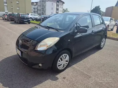 Usata Toyota Yaris 69 CV (50 kW) 2009 Nero Utilitaria