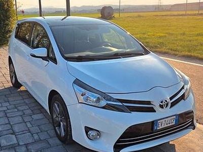 Usata Toyota Verso 116 CV (85 kW) 2014 Bianco Monovolume