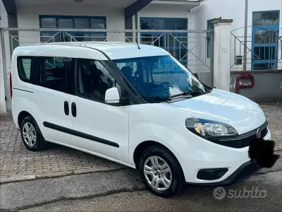 Usata Fiat Doblò S 90 CV (66 kW) 2022 Bianco Monovolume