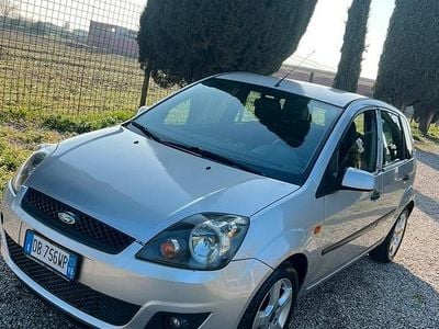 Usata Ford Fiesta 2006 Grigio Utilitaria