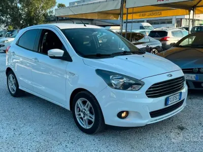 Usata Ford Ka Titanium 86 CV (63 kW) 2016 Bianco Berlina
