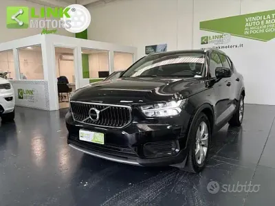 Usata Volvo XC40 Momentum 150 CV (110 kW) 2019 Nero SUV