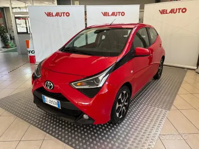 Usata Toyota Aygo Cool 72 CV (52 kW) 2019 Rosso Utilitaria
