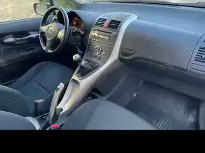 Usata Toyota Auris 126 CV (92 kW) 2010 Grigio Utilitaria