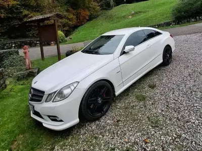 Usata Mercedes E250 Executive 204 CV (150 kW) 2010 Bianco Coupé