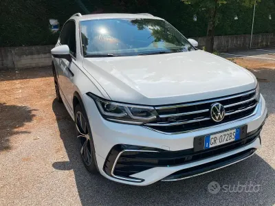 Usata VW Tiguan R 150 CV (110 kW) 2023 Bianco SUV