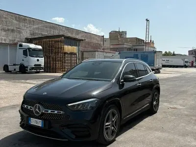 Usata Mercedes GLA200 Premium 150 CV (110 kW) 2024 Nero SUV