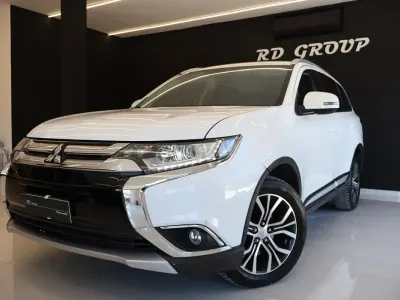 Usata Mitsubishi Outlander Instyle 149 CV (109 kW) 2018 Bianco SUV