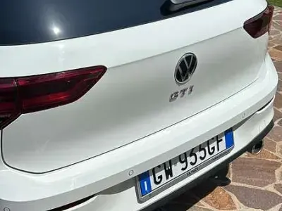 Usata VW Golf VIII GTI 245 CV (180 kW) 2023 Bianco Berlina