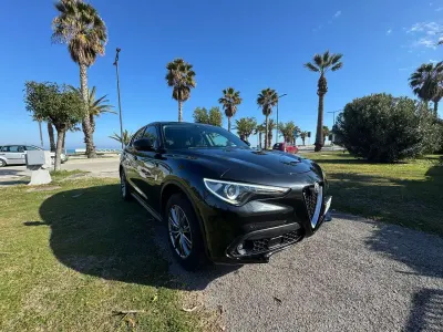 Usata Alfa Romeo Stelvio Business 210 CV (154 kW) 2018 Viola SUV