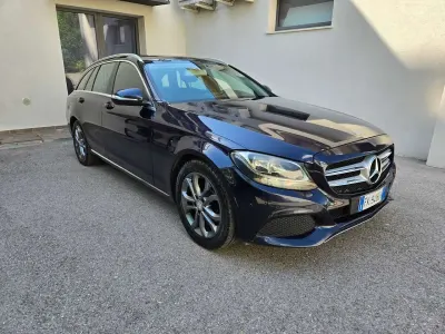 Usata Mercedes C180 116 CV (85 kW) 2015 Blu/azzurro Station wagon