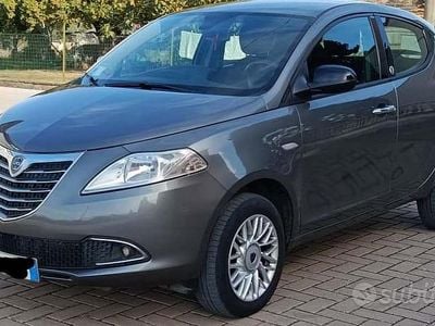 Usata Lancia Ypsilon Silver 80 CV (58 kW) 2014 Grigio Utilitaria