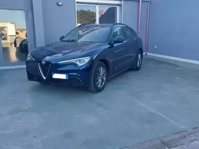 Usata Alfa Romeo Stelvio 190 CV (139 kW) 2019 Bluazzurro SUV