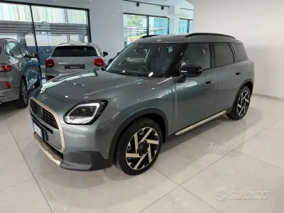 Usata Mini Countryman Favoured 156 CV (114 kW) 2025 Grigio SUV