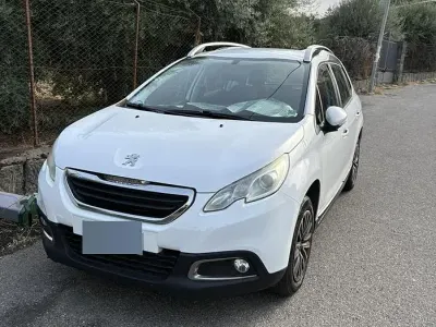 Usata Peugeot 2008 68 CV (50 kW) 2015 Bianco SUV